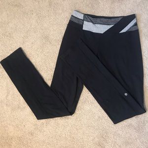 Lululemon Mid-Rise Reversible Straight Pant